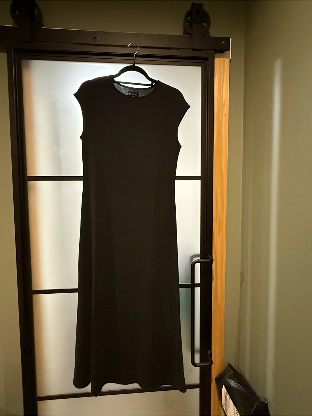 GAP Black Cap-Sleeve Maxi Dress